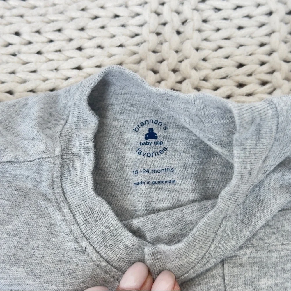 Baby Gap Gray Short Sleeve Tee with Breathable Fabric and Relaxed Fit 18-24 Mos